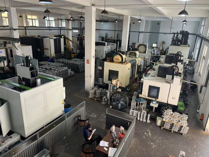 Yimi (Guangzhou) Automotive Parts Co, Ltd üreticinin üretim hattı